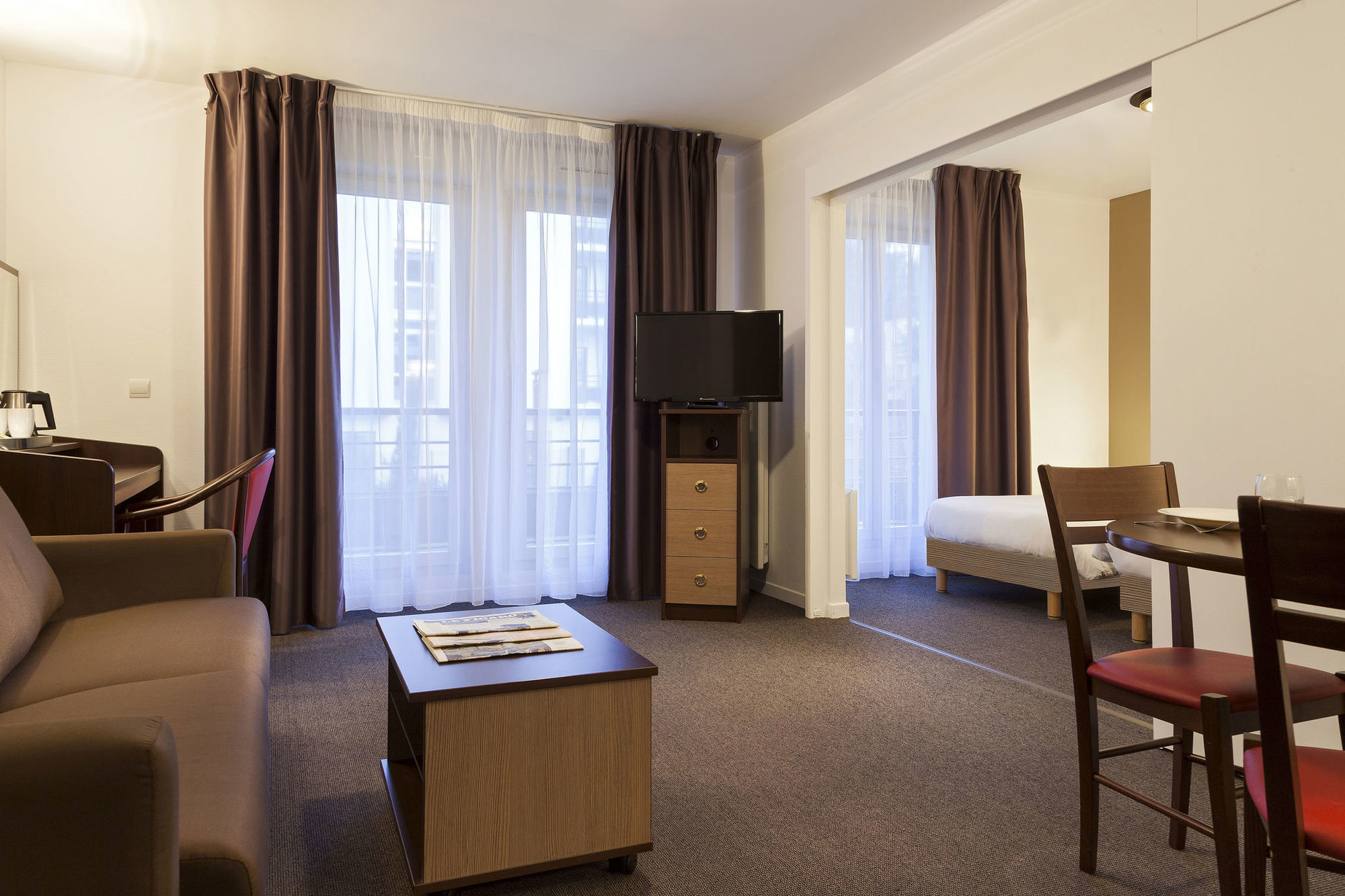 Comfort Suites Le-Port-Marly Paris Ouest لو بورْ مارْلي الغرفة الصورة