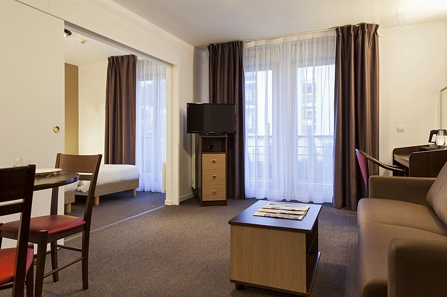 Comfort Suites Le-Port-Marly Paris Ouest لو بورْ مارْلي المظهر الخارجي الصورة