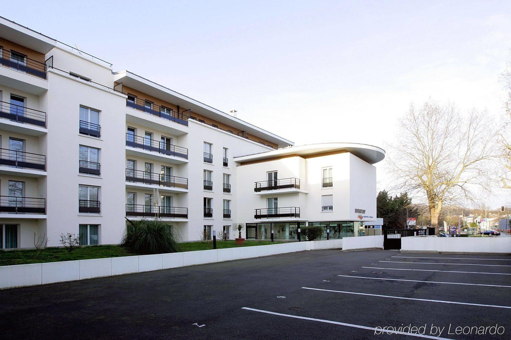 Comfort Suites Le-Port-Marly Paris Ouest لو بورْ مارْلي المظهر الخارجي الصورة