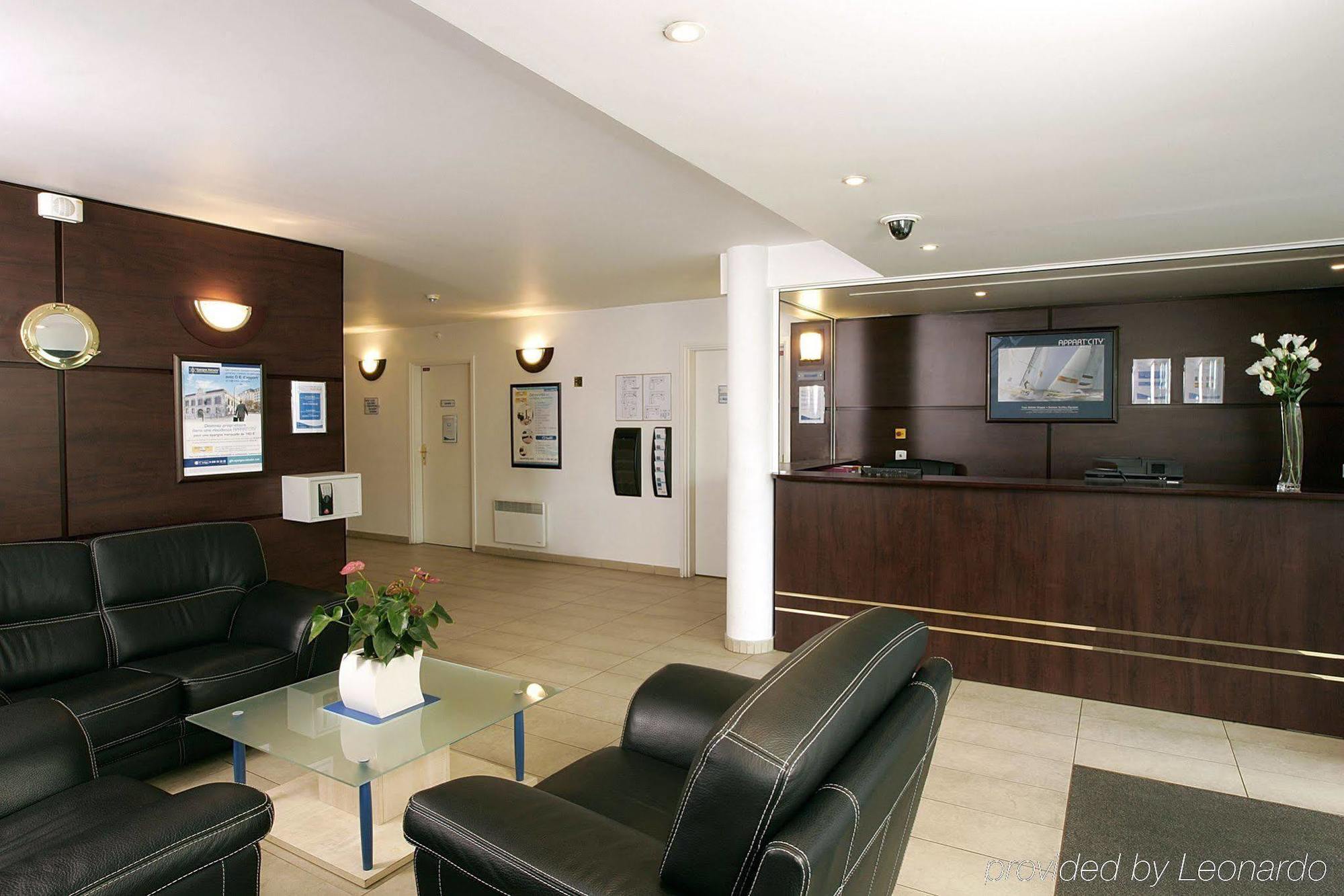 Comfort Suites Le-Port-Marly Paris Ouest لو بورْ مارْلي المظهر الخارجي الصورة