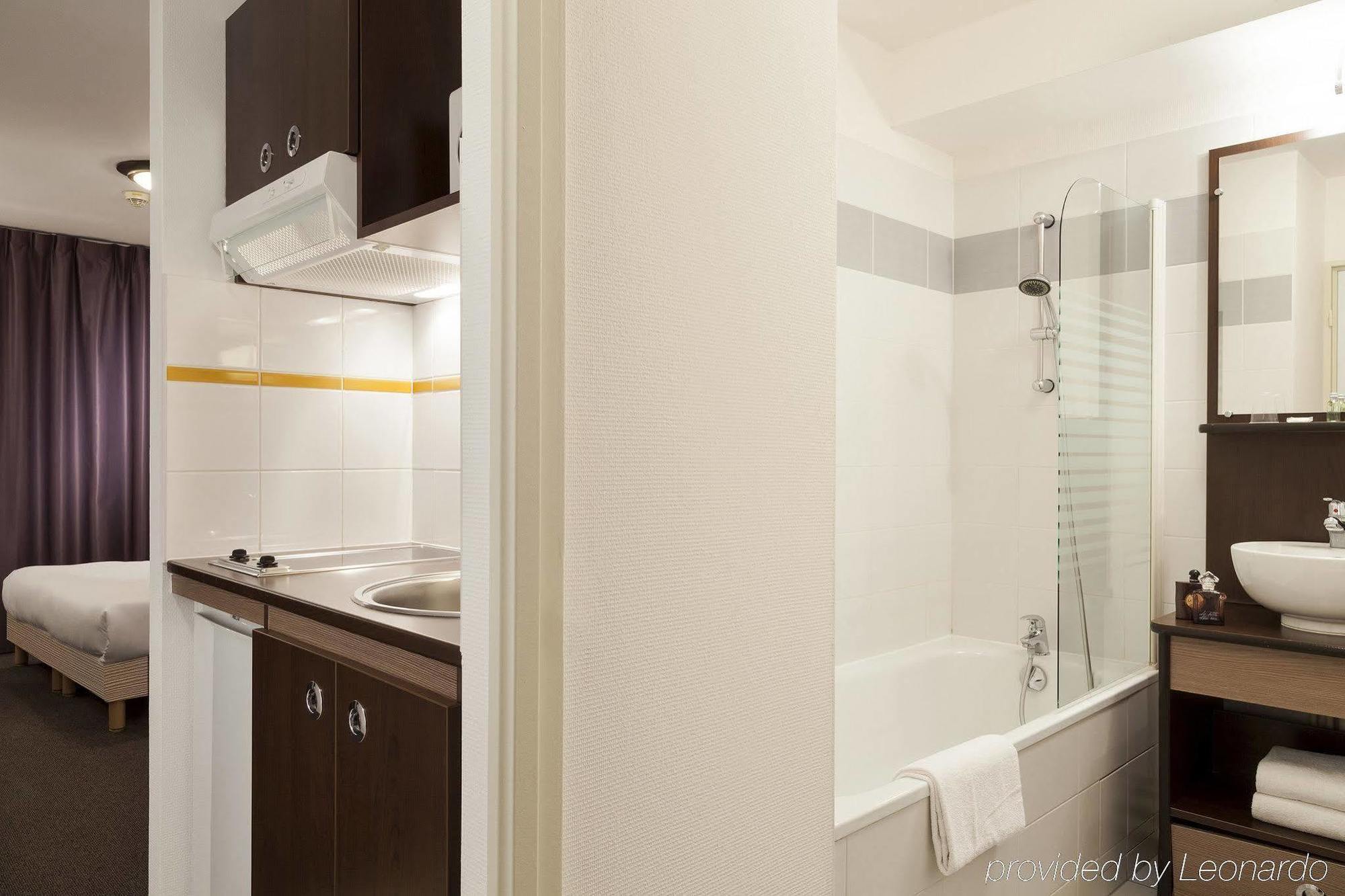 Comfort Suites Le-Port-Marly Paris Ouest لو بورْ مارْلي المظهر الخارجي الصورة