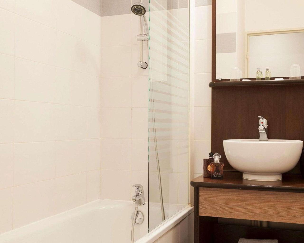 Comfort Suites Le-Port-Marly Paris Ouest لو بورْ مارْلي المظهر الخارجي الصورة
