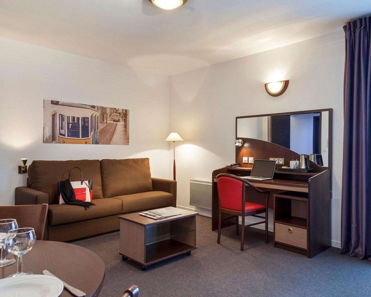 Comfort Suites Le-Port-Marly Paris Ouest لو بورْ مارْلي المظهر الخارجي الصورة