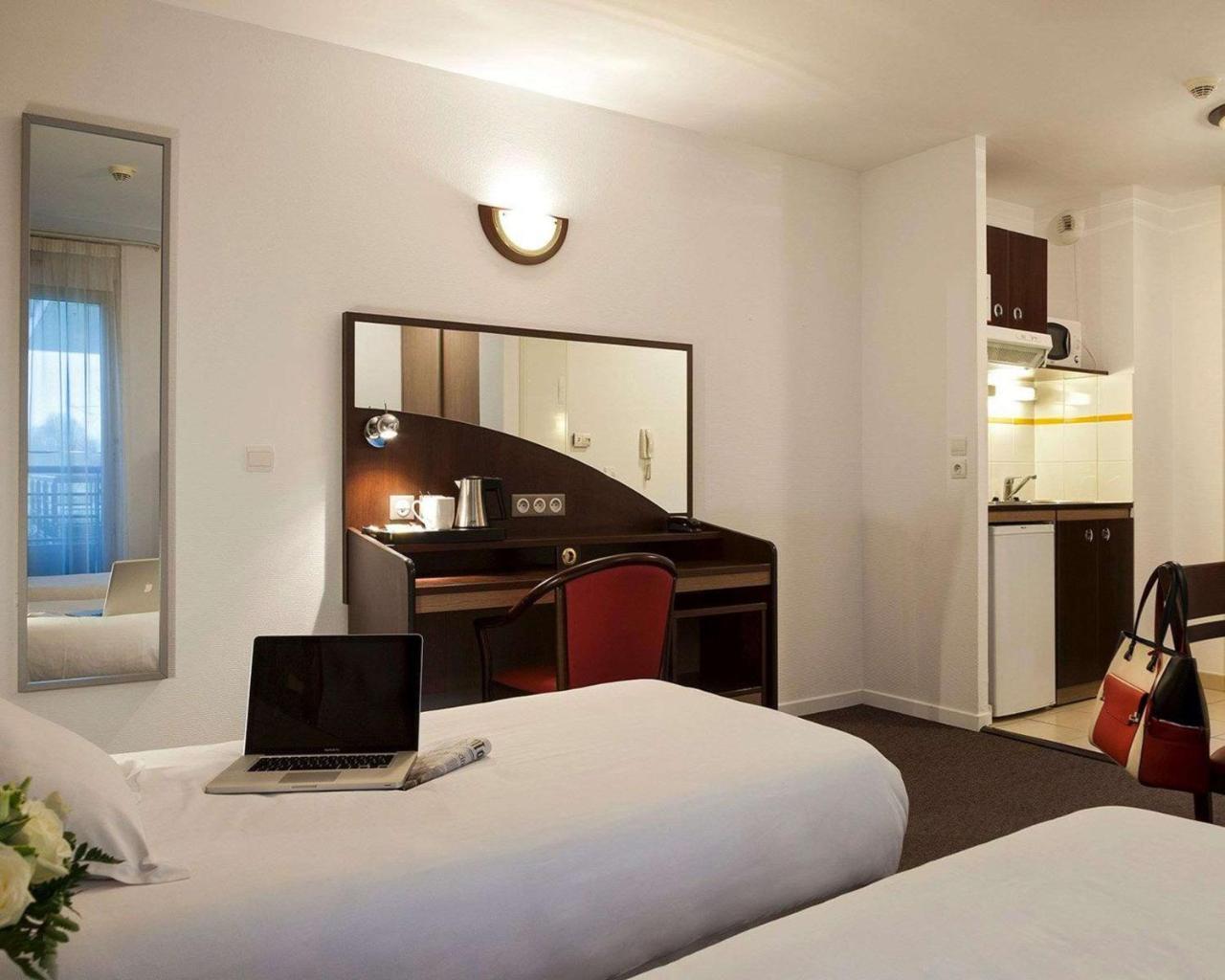 Comfort Suites Le-Port-Marly Paris Ouest لو بورْ مارْلي المظهر الخارجي الصورة