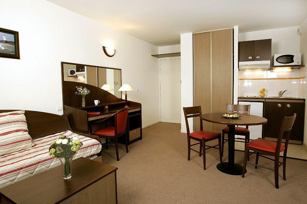 Comfort Suites Le-Port-Marly Paris Ouest لو بورْ مارْلي المظهر الخارجي الصورة