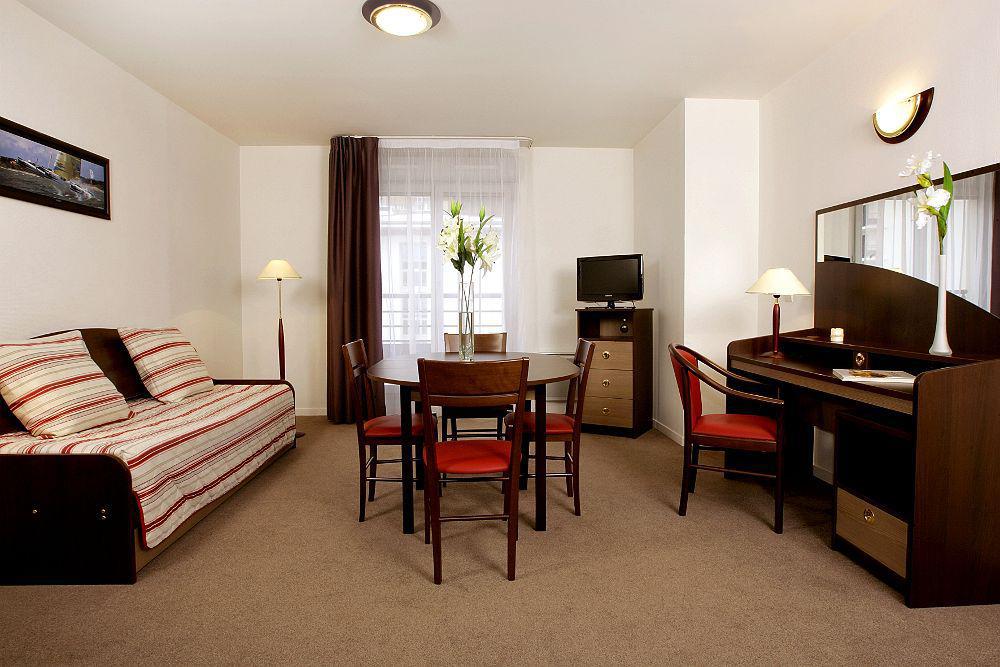 Comfort Suites Le-Port-Marly Paris Ouest لو بورْ مارْلي المظهر الخارجي الصورة