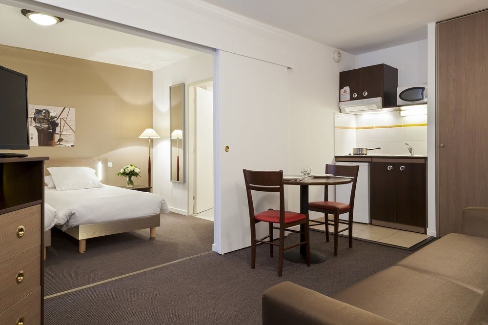 Comfort Suites Le-Port-Marly Paris Ouest لو بورْ مارْلي المظهر الخارجي الصورة