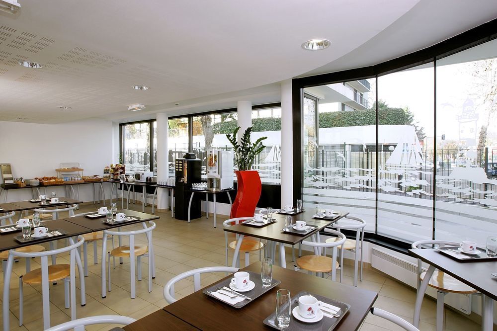 Comfort Suites Le-Port-Marly Paris Ouest لو بورْ مارْلي المظهر الخارجي الصورة